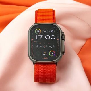 Právě na Jabkobazaru 👉 🔸 Apple Watch Ultra 2. generace 🔸 49 mm LTE 🔸 Alpine Orange 🔸 kondice baterie na 100 % 🔸 záruka 12...